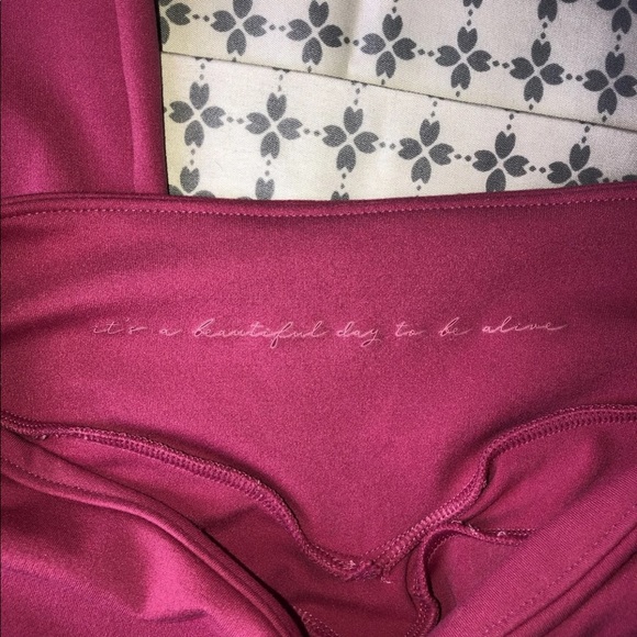 Whitney Simmons x Gymshark Set - Picture 8 of 10